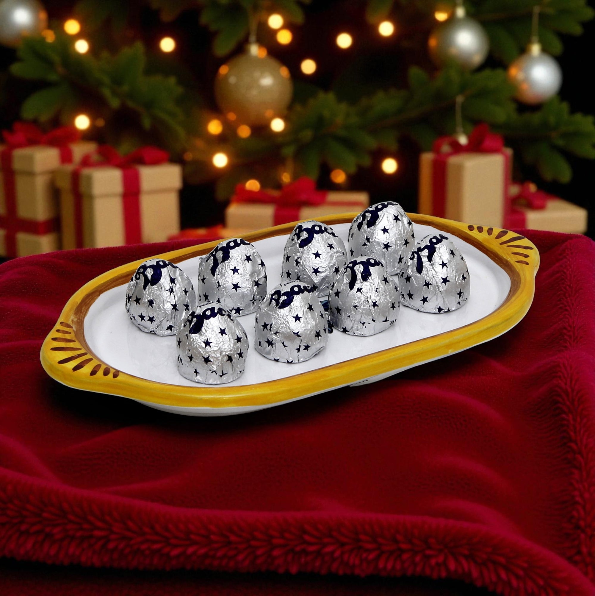 LOVE.ly: Deruta Oblong multi purpose small tray with 8 Baci Perugina - RICCO DERUTA design