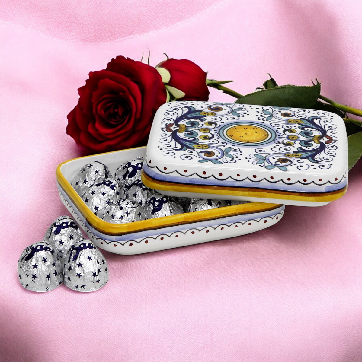 LOVE.ly Deruta Keepsake Rectangular Box with 12 Baci Perugina - RICCO DERUTA design