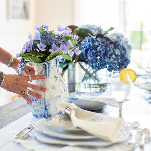 ARTE ITALICA: Giulietta Pitcher Blue/White