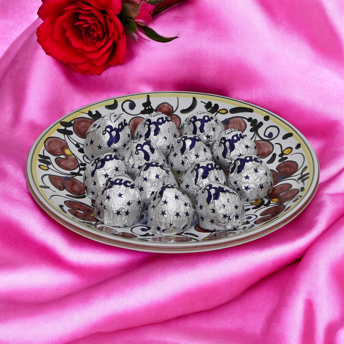 LOVE.ly Deruta Small Round Plate with 12 Baci Perugina - ORVIETO RED ROOSTER design