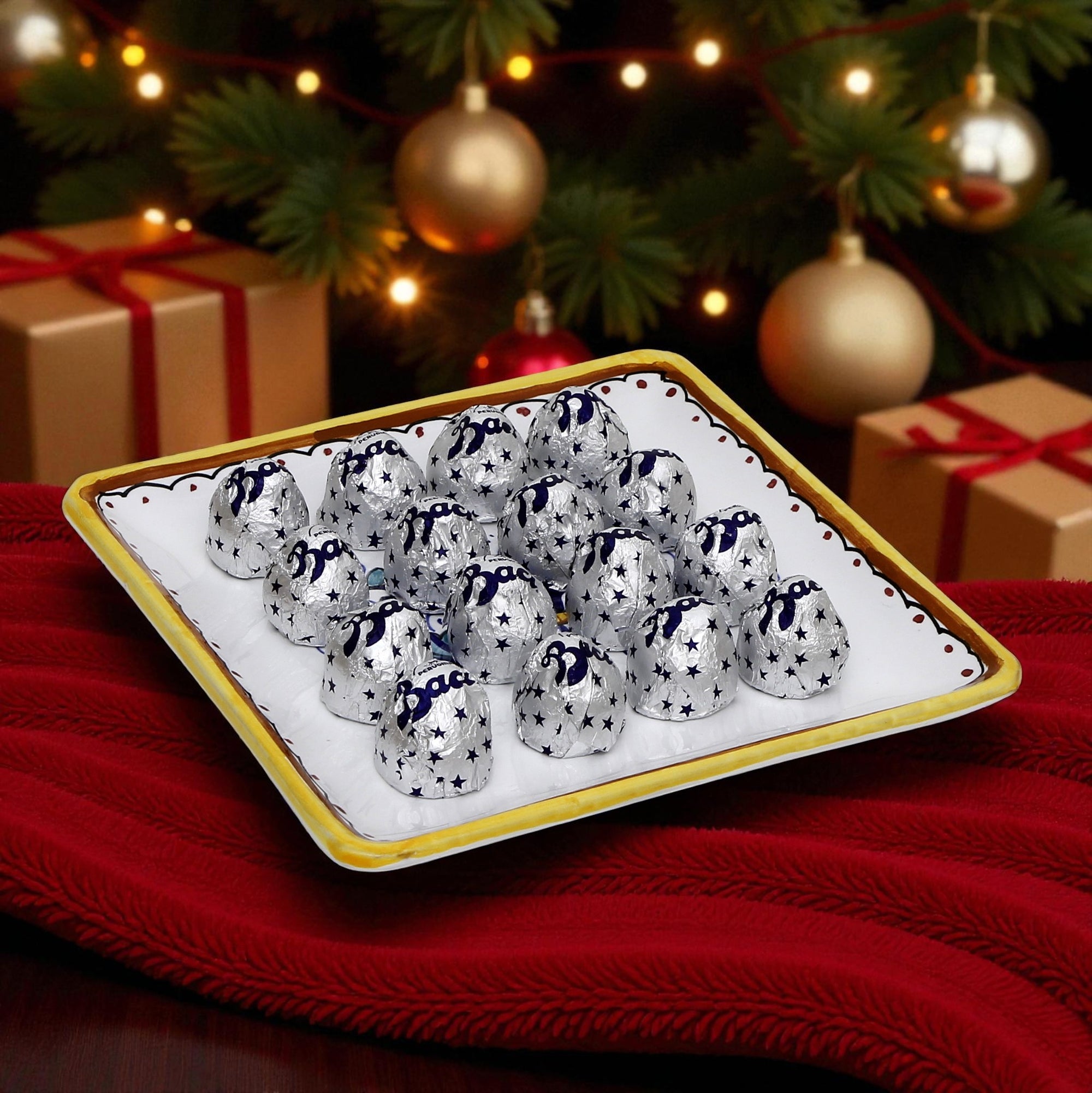 LOVE.ly: Deruta Square Multipurpose Tray with 12 Baci Perugina - RICCO DERUTA design