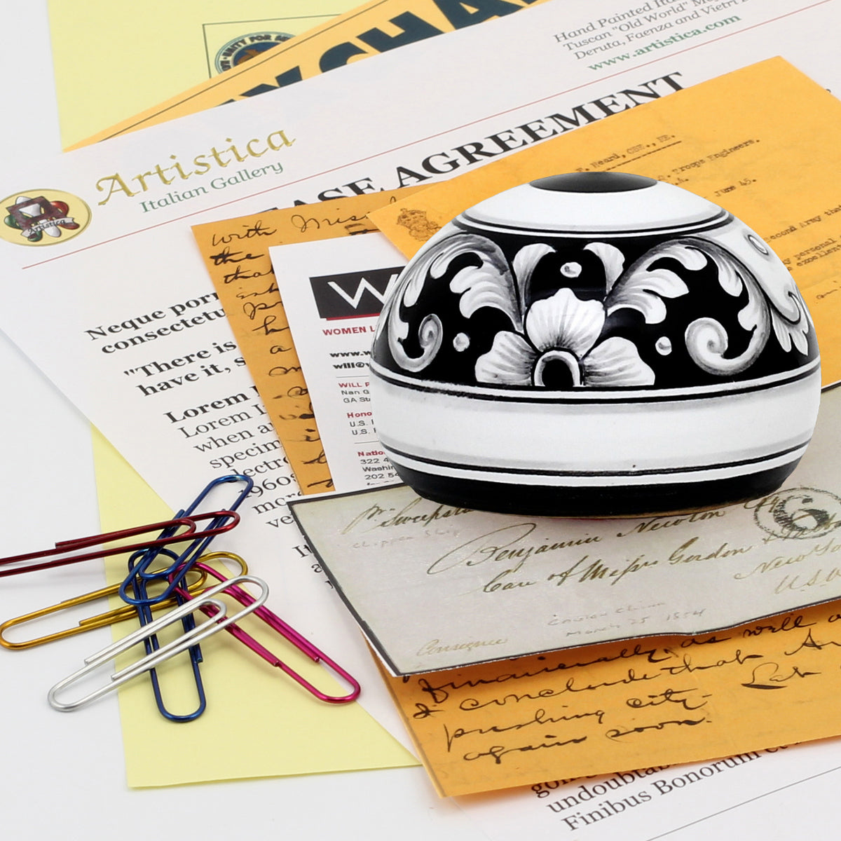 DERUTA PAPERWEIGHT: Large traditional round Deruta Vario Nero design - artisticaitalian.com